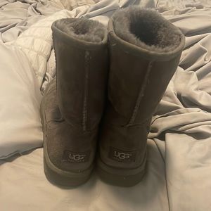 Size 7 uggs
